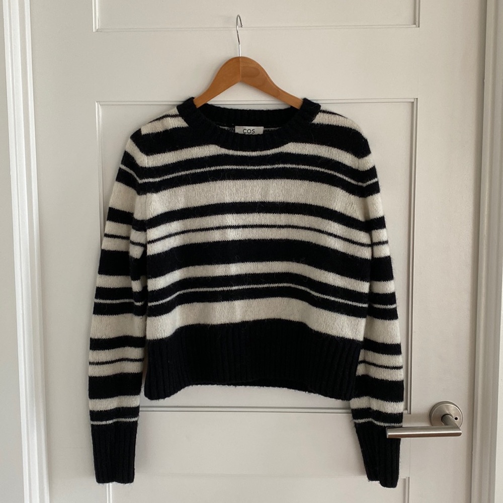 COS B/W STRIPED ALPACA SWEATHER